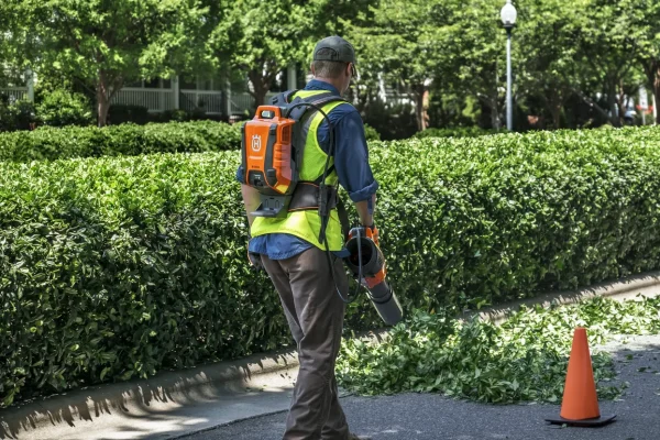Husqvarna BLi950X 31.1Ah Li-ion Backpack Battery - Image 3