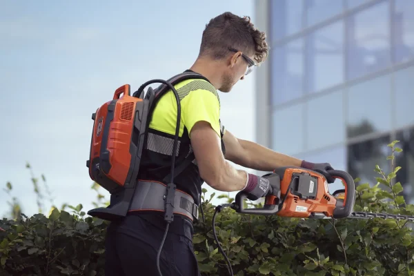 Husqvarna BLi950X 31.1Ah Li-ion Backpack Battery - Image 2